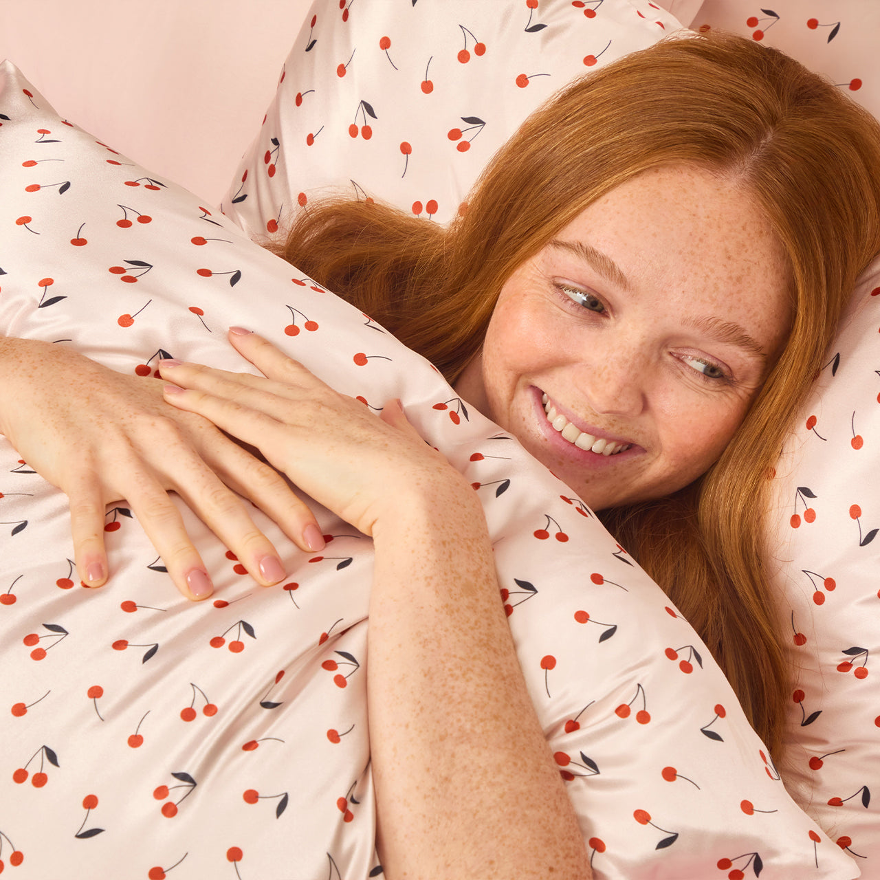 체리 프린트 새틴 베개 커버 - 킹